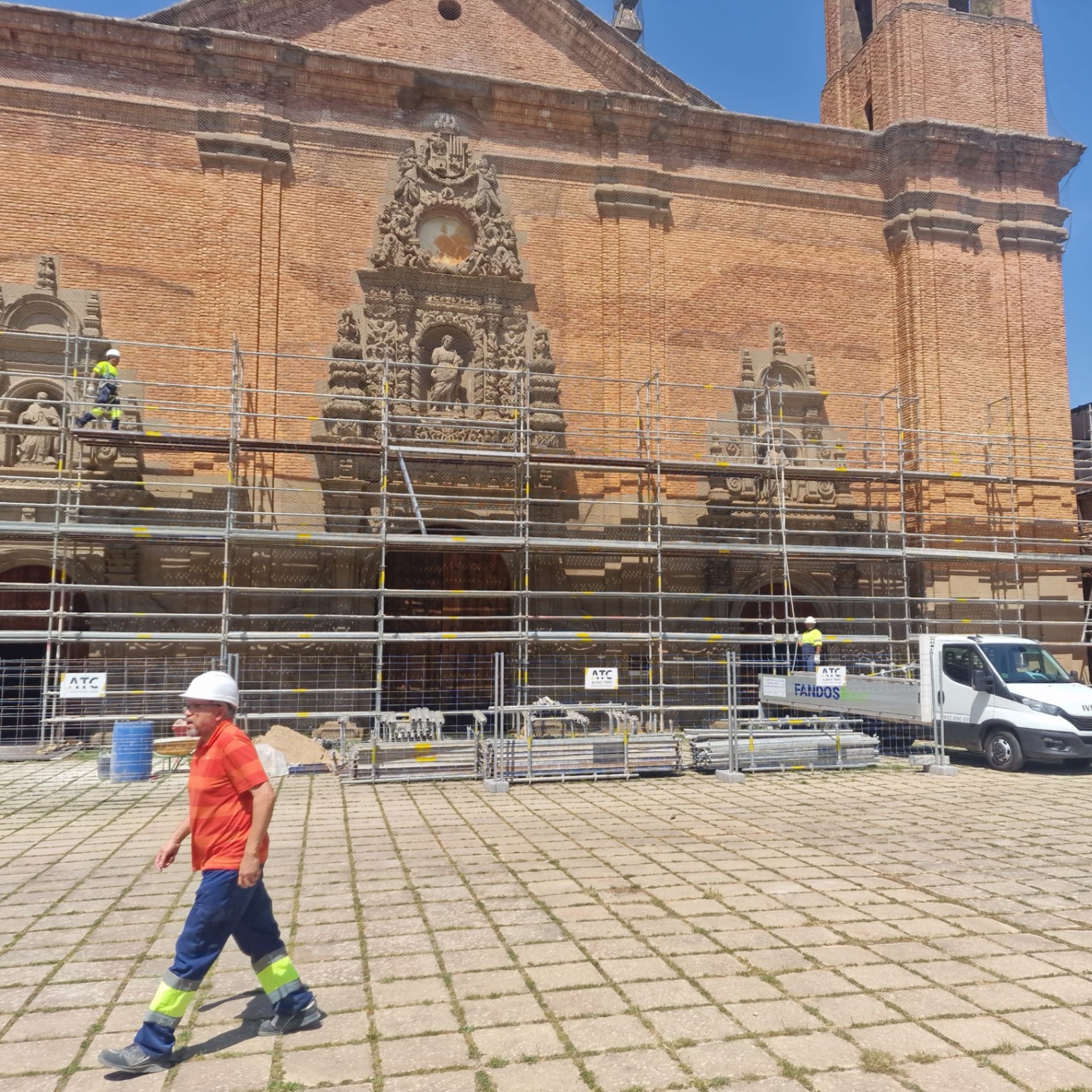 Fachada en restauración